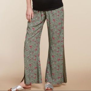 So, so comfy Jessica Simpson maternity pants!